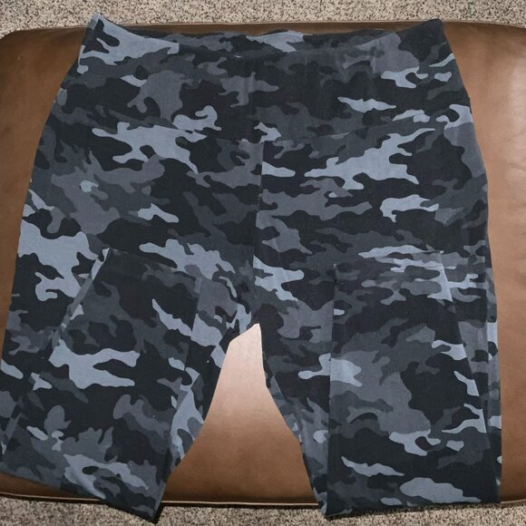 Terra & Sky Black and Gray Leggings - Size 2X (20W-22W) - Picture 1 of 1
